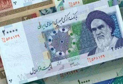 العملة الإيرانية تفقد 49% من قيمتها منذ بداية العام