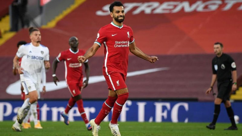 مدرب برشلونة يضع التعاقد مع صلاح أولوية قصوى