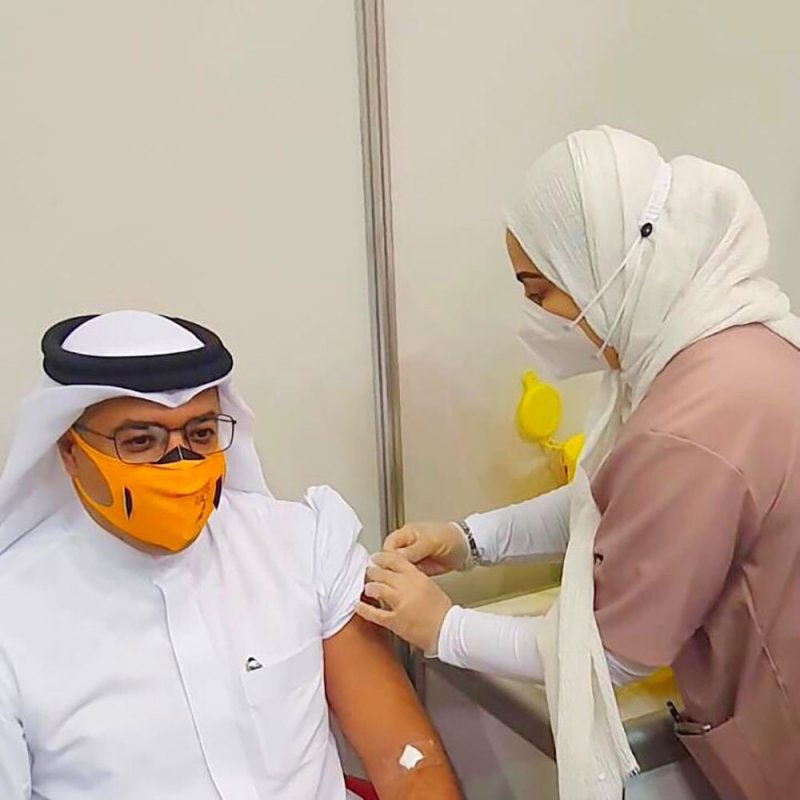 مستشار الإعلام بديوان ولي العهد يتطوع في التجارب السريرية الثالثة للقاح كورونا (كوفيد-19)