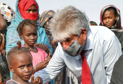 الأمين العام للملكية للأعمال الإنسانية يزور المناطق المتضررة في السودان