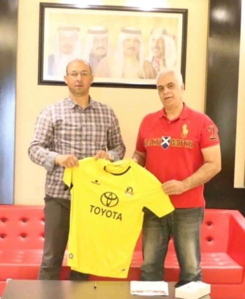 الأهلي يقيل مدربه التونسي الزواغي