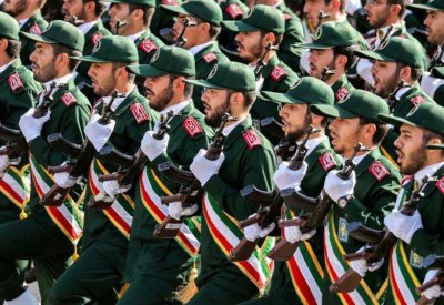 طهران تقر: الحرس الثوري يساعدنا لنلتفّ على العقوبات