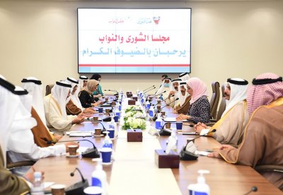 السلطة التشريعية تجتمع مع وزير الخارجية ووزير شؤون مجلسي الشورى والنواب