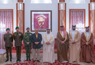 جلالة الملك يستقبل حاكم ولاية وإقليم جوهور دار التعظيم بماليزيا