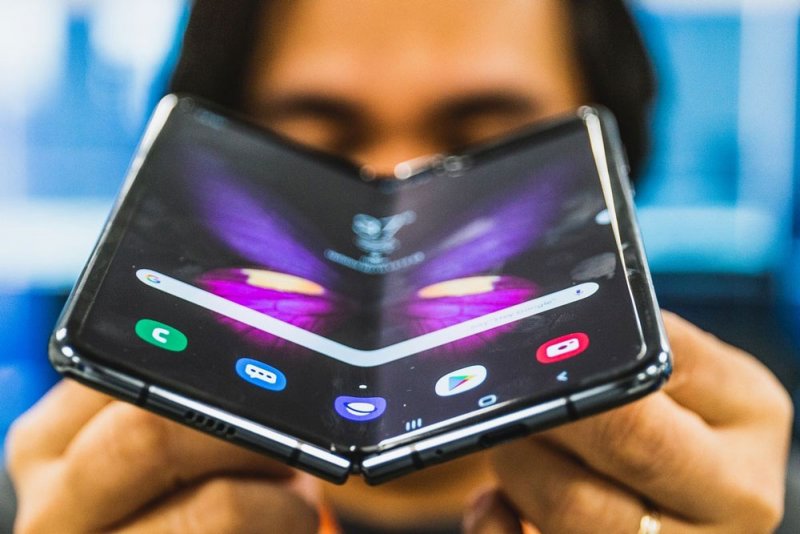 سامسونج تطلب السماح لها بتزويد هواوي بالشاشات