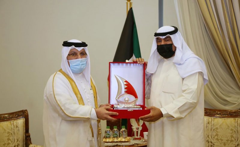 نائب وزير الخارجية الكويتي يستقبل سفير البحرين