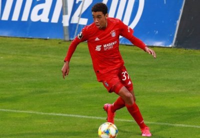 البايرن يفوز على شالكه بثمانية أهداف نظيفة في افتتاح الدوري الالماني البوندسليجا