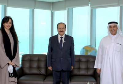 ميرزا يناقش آليات تدريب وتنمية الكوادر البحرينية بمجالات الطاقة المتجددة وكفاءة الطاقة