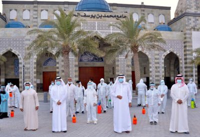 نائب محافظ محافظة المحرق يشارك في حملة تطهير بمنطقة البسيتين