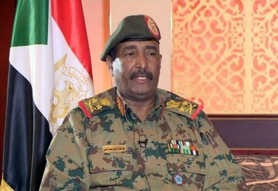 البرهان: نبحث مع وفد أميركي بالإمارات رفع السودان من قائمة الإرهاب