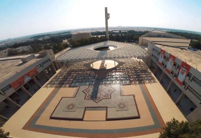 جامعة البحرين: تسجيل أكثر من 26 ألف طالب وانتظام 96% منهم على منصة إدارة التعلم وتقديم 828 محاضرة 