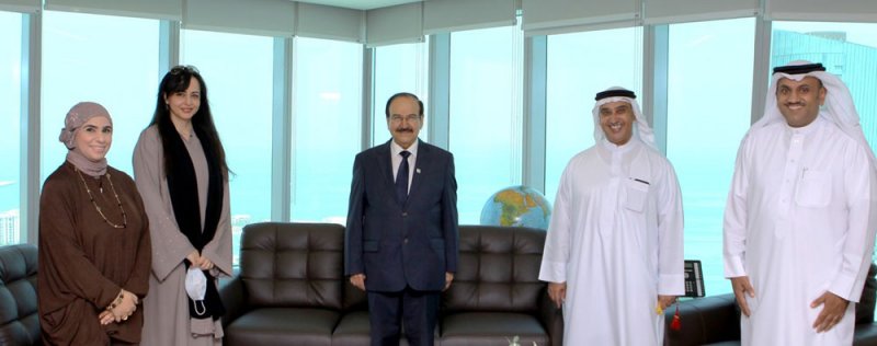ميرزا يناقش آليات تدريب وتنمية الكوادر البحرينية بمجالات الطاقة المتجددة وكفاءة الطاقة