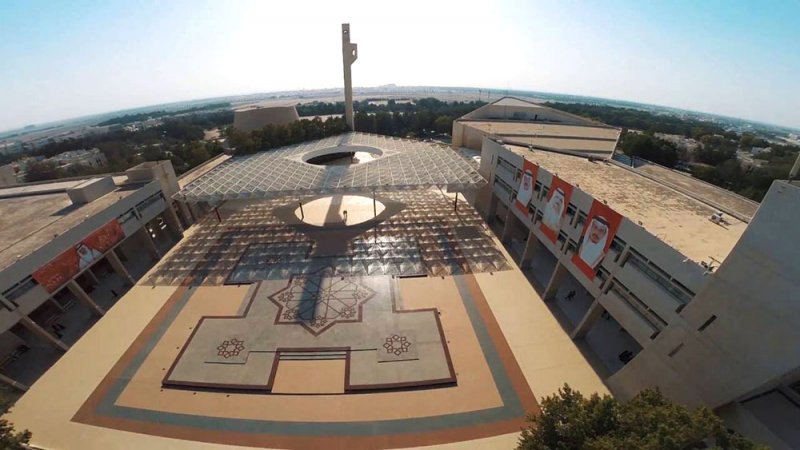 جامعة البحرين: تسجيل أكثر من 26 ألف طالب وانتظام 96% منهم على منصة إدارة التعلم وتقديم 828 محاضرة 