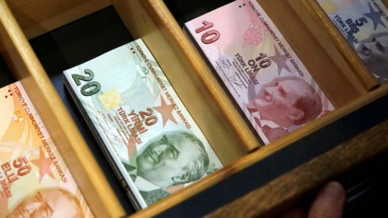 الليرة التركية تتعرض لأشد انهيار أمام الدولار