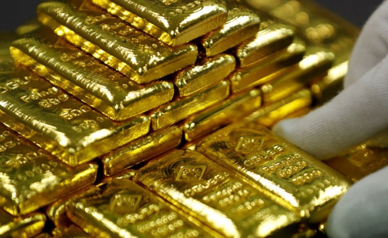 الذهب يلامس أقل مستوى في 6 أسابيع تحت ضغط الدولار