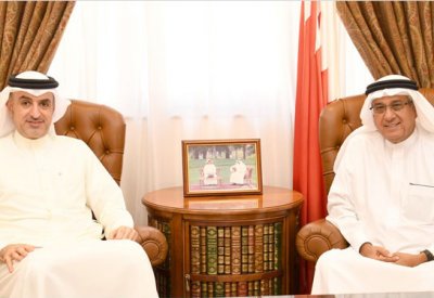مستشار جلالة الملك لشؤون الإعلام يستقبل سفير مملكة البحرين في القاهرة