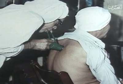 رجال ونساء المحرق عرفوا بمهارتهم في مجال الطب الشعبي
