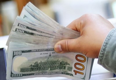 الدولار يرتفع مقابل سلة العملات