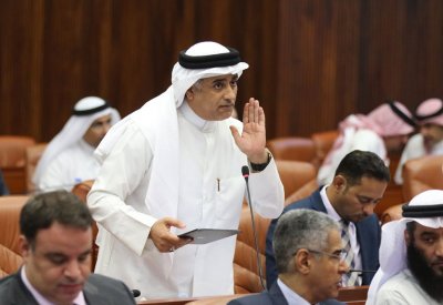ممدوح الصالح يشيد بتوجيهات سمو ولي العهد للتكفل ب 50% من رواتب البحرينيين في القطاع الخاص