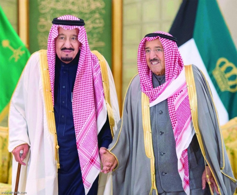 الملك سلمان وولي العهد ينعيان الشيخ صباح