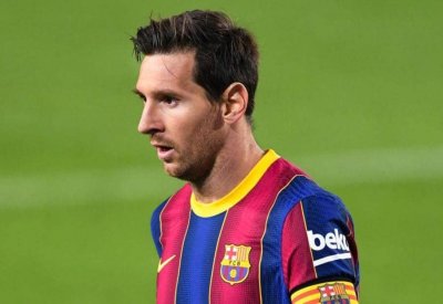 ميسي يطالب برشلونة بـ"الوحدة ونبذ الخلافات"