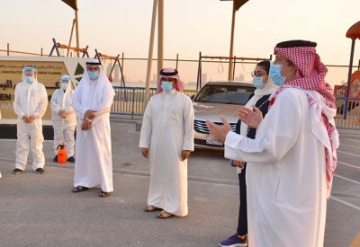 نائب محافظ محافظة المحرق يحضر حملة تطهير كورنيش البسيتين
