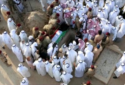 جثمان أمير الكويت الراحل يصل مثواه الأخير