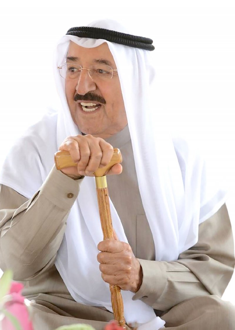 صباح الأحمد.. عميد الدبلوماسية و“حكيم العرب”