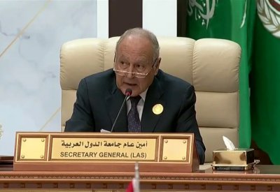 أمين عام الجامعة العربية يؤكد أهمية تعزيز العمل العربي لتخفيف وطأة أزمة كورونا