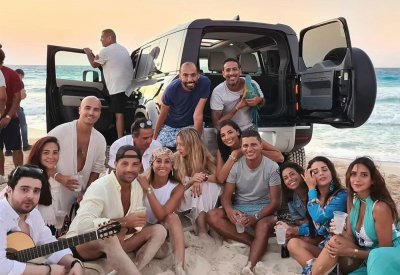عمرو دياب يتصدر بسبب دينا الشربيني!