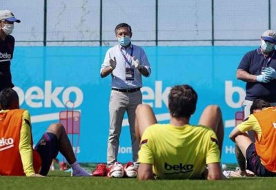 بارتوميو.. تاريخ طويل من "التعامل السيئ" مع نجوم برشلونة