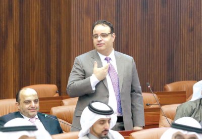  العشيري يبحث مع وزير التربية إنشاء وتطوير مدارس الدير وسماهيج