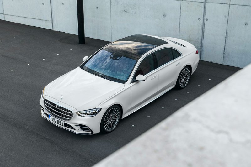 S-Class الجديدة من مرسيدس-بنز: مفهوم جديد للفخامة والابتكار