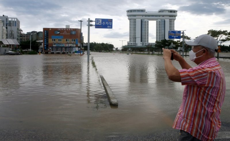 الإعصار مايساك يضرب شبه الجزيرة الكورية