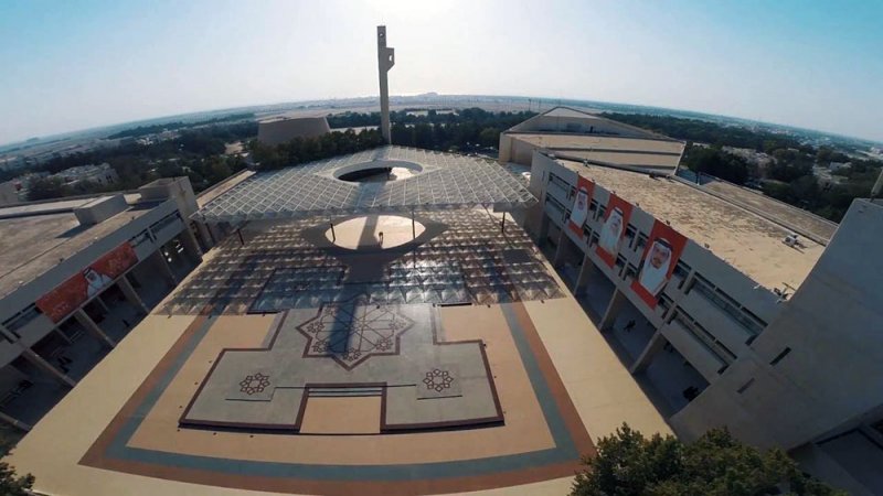 جامعة البحرين: الدراسة العام القادم عن بٌعد