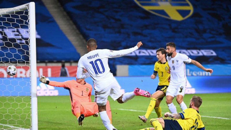 فرنسا تتجاوز السويد في دوري الأمم