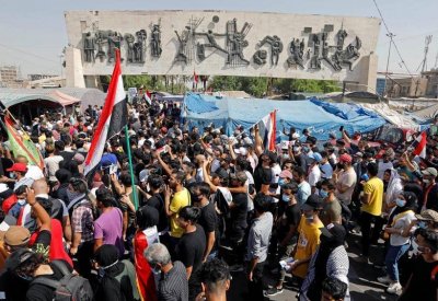 عام على احتجاجات العراق.. الكاظمي يتوعد "المتورطين بالدم"