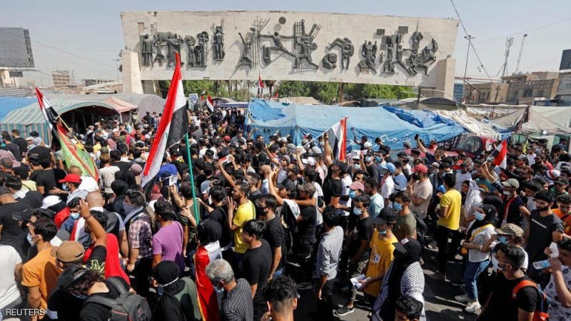 عام على احتجاجات العراق.. الكاظمي يتوعد "المتورطين بالدم"