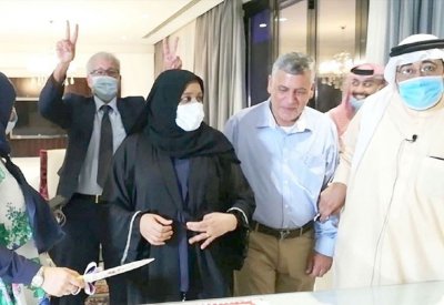 بعد مشاركته باحتفال كعكة السلام.. 9 بلاغات من رئيس "الرفق بالحيوان" ضد المسيئين