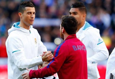 ميسي ضد رونالدو.. هل يكون "النزال الأخير" بين الأسطورتين؟
