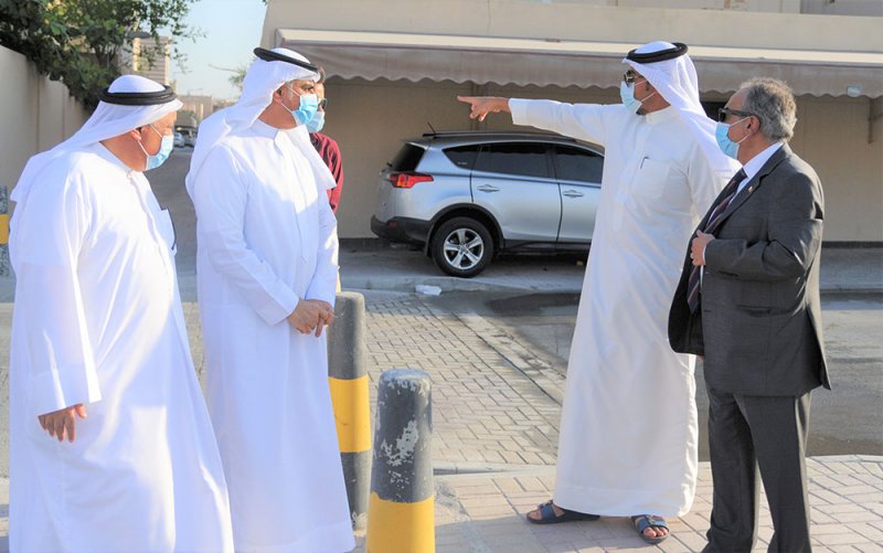 الوزير "خلف" والنائب "الكوهجي" يتفقدان احتياجات أولى المحرق