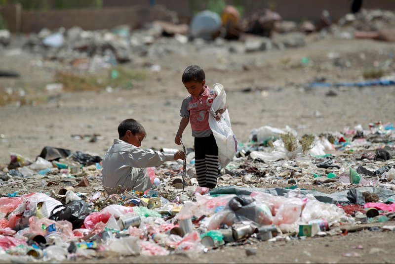 ميليشيا الحوثي تمنع اللقاح.. الشلل يهدد أطفال اليمن