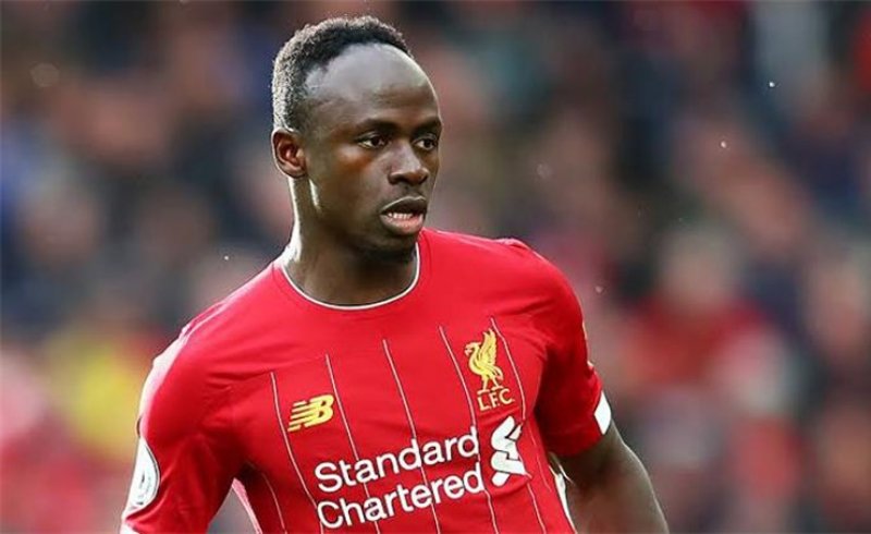 ليفربول يعلن إصابة ساديو ماني بفيروس كورونا