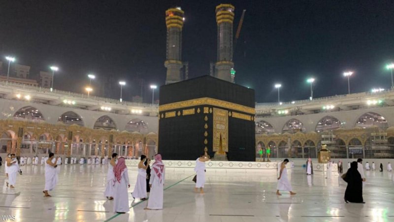 بالصور.. الحرم المكي يستقبل أول أفواج المعتمرين
