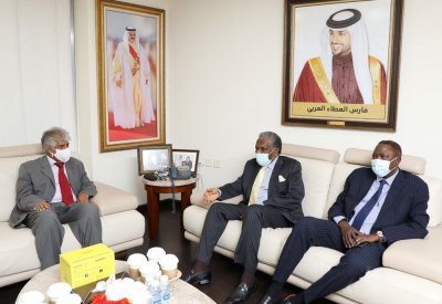 السيد يستقبل رئيس اللجنة العليا لدعم المتأثرين بالفيضانات في السودان ورئيس النادي السوداني