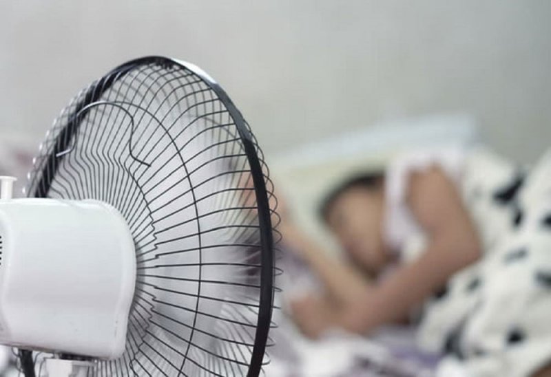 ما أضرار عمل المروحة أثناء النوم؟