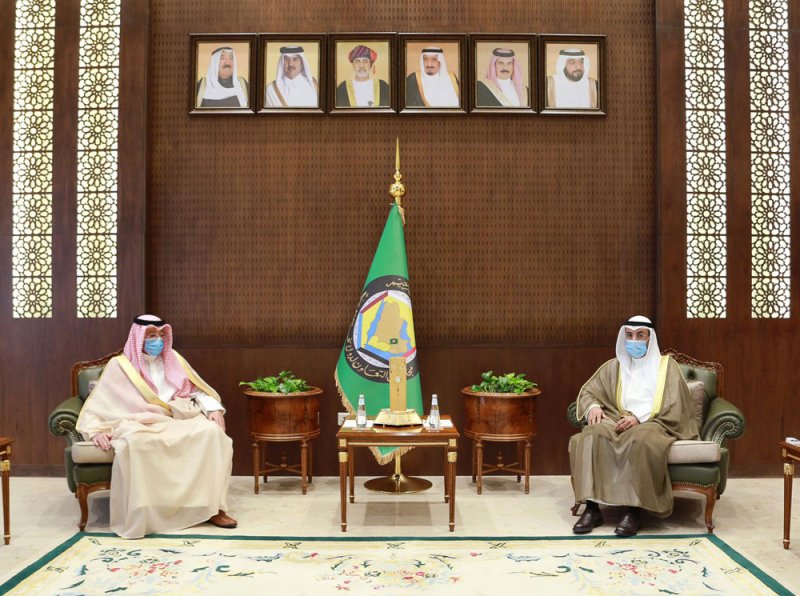 الأمين العام لمجلس التعاون يستقبل سفير مملكة البحرين لدى المملكة العربية السعودية