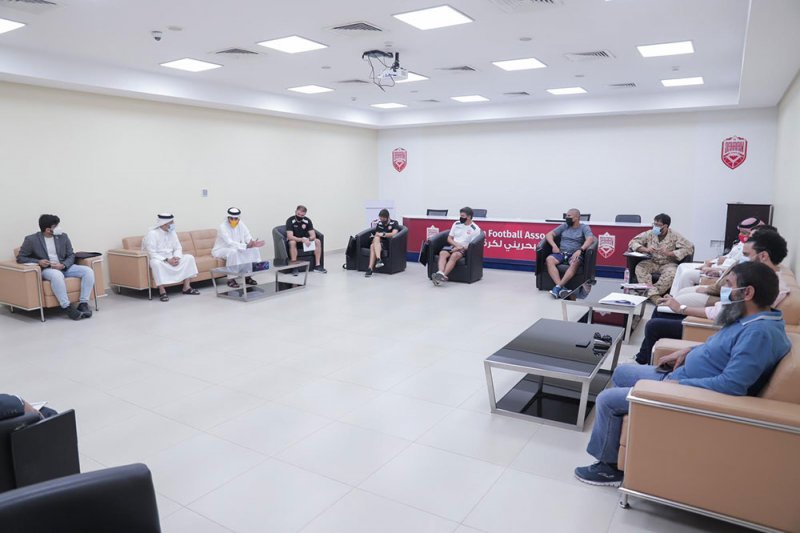 نائب رئيس اتحاد الكرة للشؤون الفنية يستقبل صقر بن سلمان