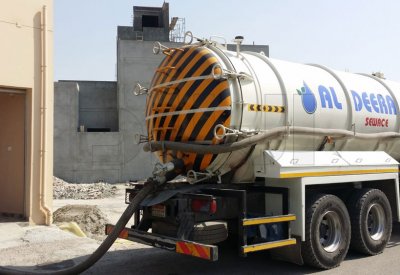 بالصور: مشروع دار دمستان.. بيوت جديدة وطفح للمجاري والمجلس البلدي يتفرج