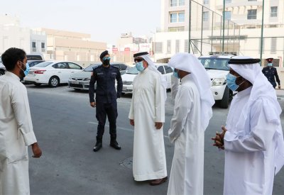 نائب محافظ المحافظة الجنوبية يقوم بزيارة تفقدية لمبنى تعرض للحريق بمنطقة الحجيات